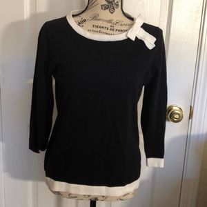 Retro style black and white knit shirt 3/4 length sleeves